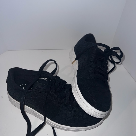 Jordan Wmns Air Jordan 1 Retro Low NS NRG - Picture 10 of 12